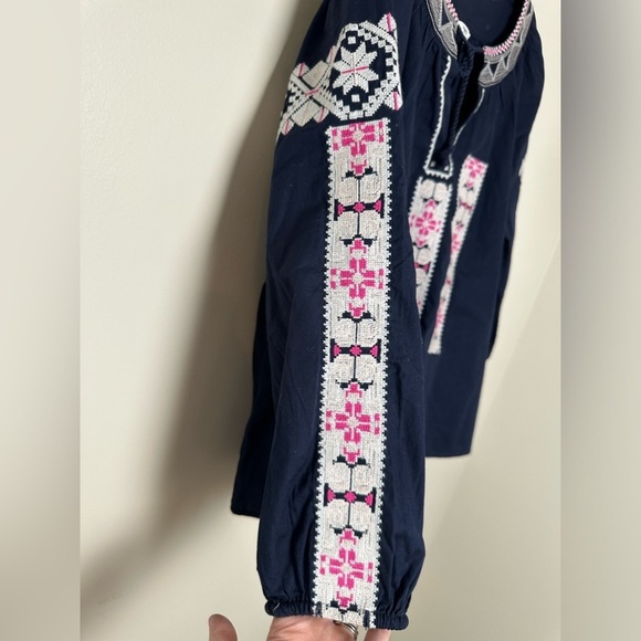 Crown & Ivy Bohemian Peasant Embroidered Blouse Long Sleeves‎ Size Large Petite - Picture 4 of 7